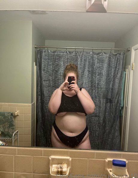 curlygirly10 model hot pic