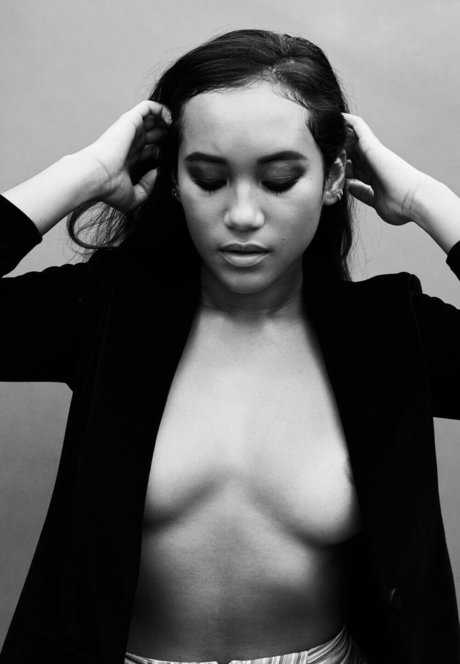 Sydney Park exclusive star images
