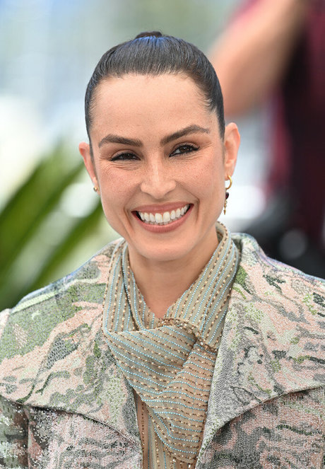 Noomi Rapace model beautiful pic