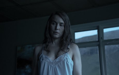 Noomi Rapace model nice img