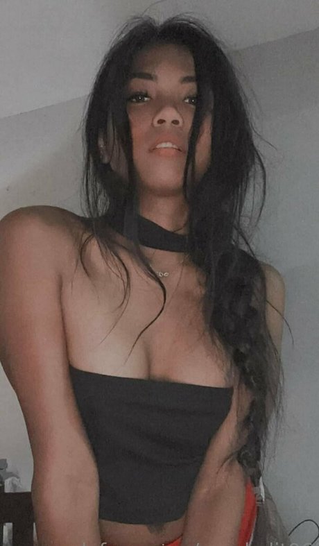 Mae Kulit star porn image