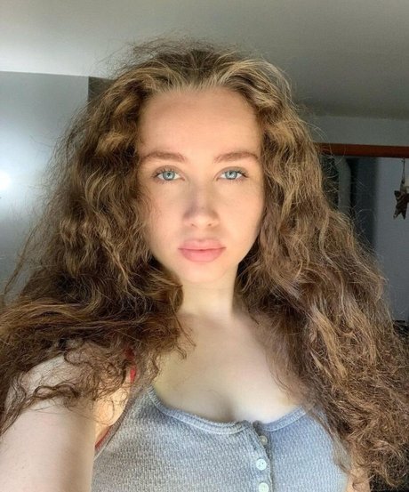 Alyssa Cleversey pornstar adult gallery