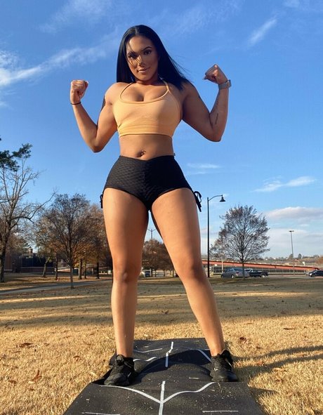 shapedbyshanice star hot img