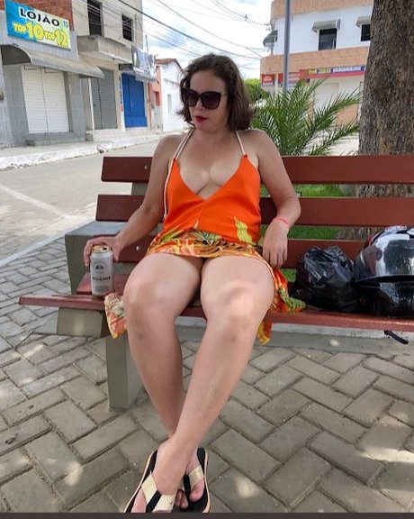 elisangela fs naked model photo