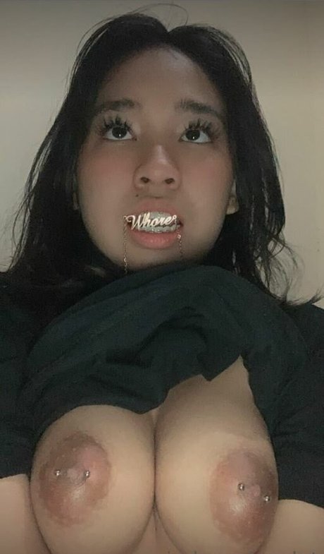 id babygirl model naked picture