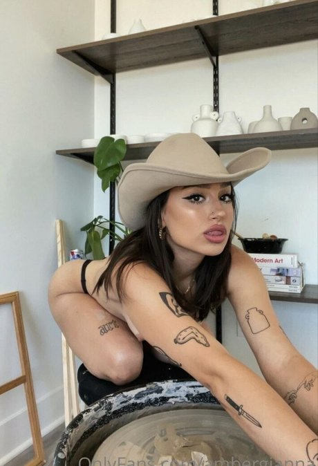Ambergianna model hd pictures