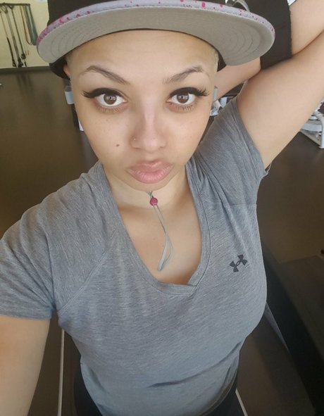 Oxlemon exclusive pornstar photos