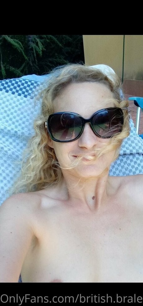 british braless hotwifex model exclusive photo