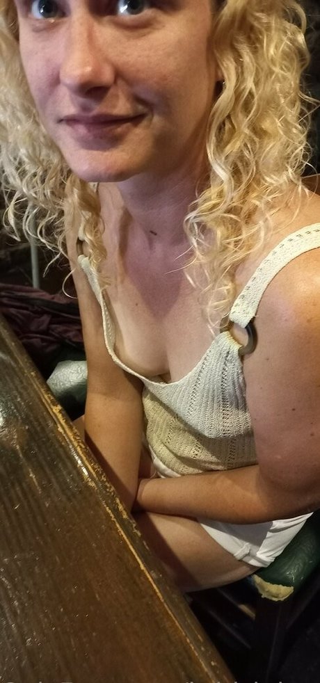 british braless hotwifex nude model pic