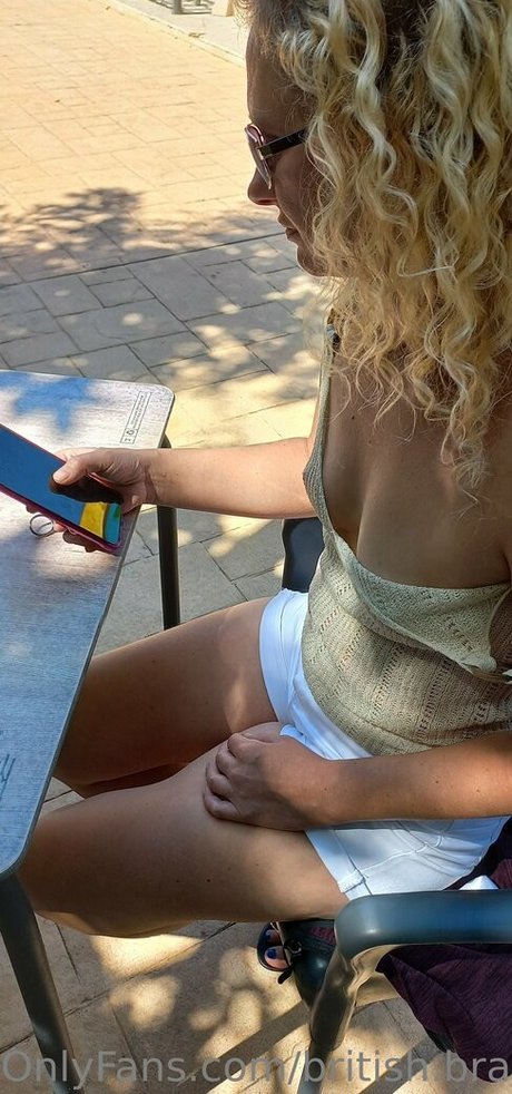 british braless hotwifex star sex picture