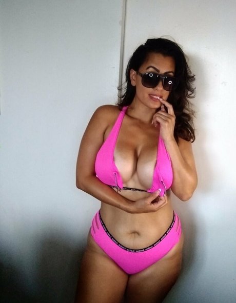 treasurepassion model top img
