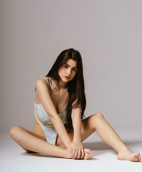 Xlovr model sex pictures