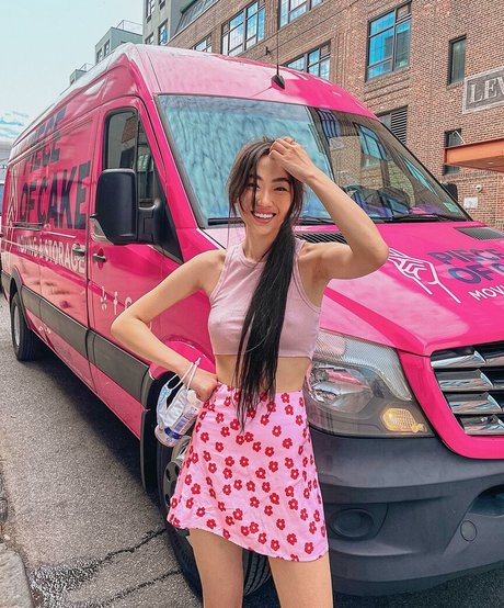 Waikei Waikeezy star porn pictures
