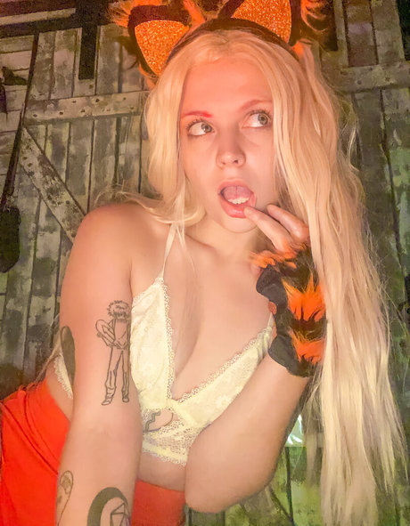 Bonnie Grace naked actress archive