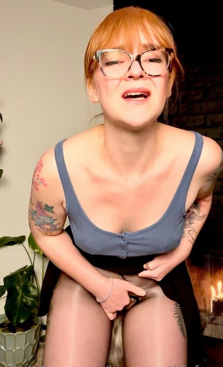 livesecretlifefree model naked photo