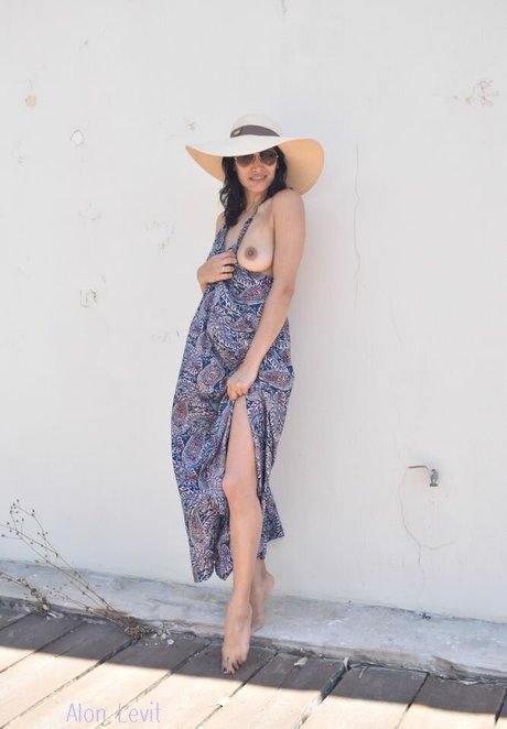 Yana Sunrise model beautiful picture