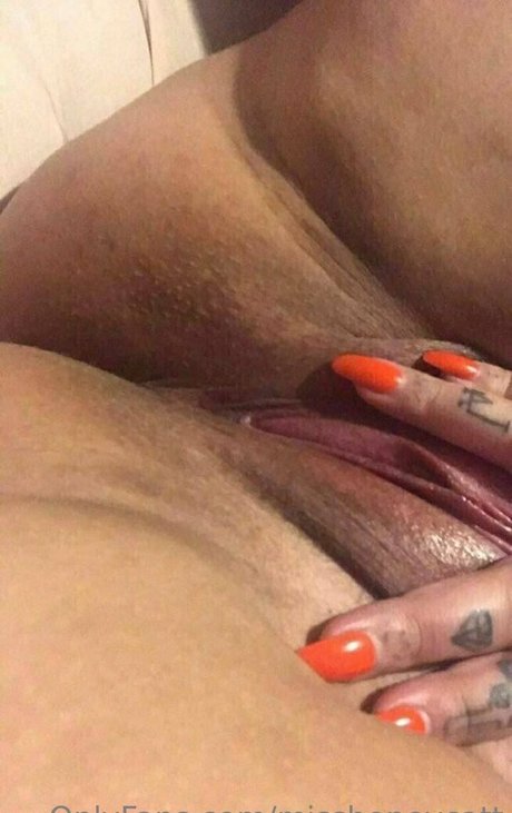 misshoneycatt free actress photos