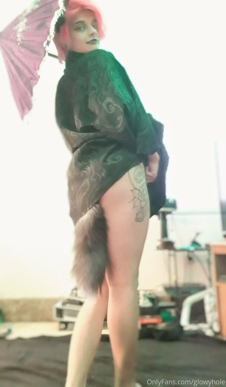 glowyhole nice actress img