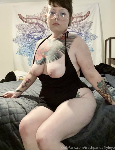 trashpanda4lyfeyo model nudes img