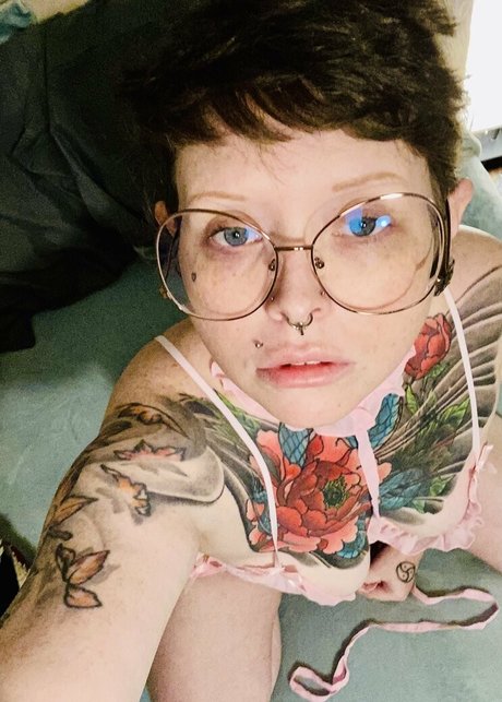 trashpanda4lyfeyo nudes actress image