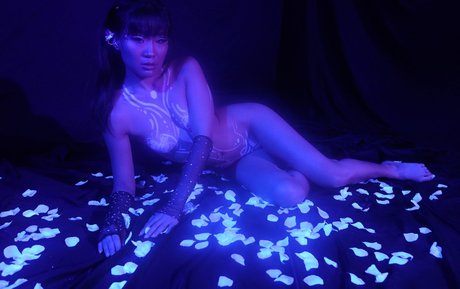 Jeannie Elise Mai star erotic img