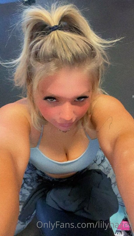 lilyhazex pornographic model photos