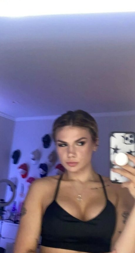 Baileyspinn nudes model pic