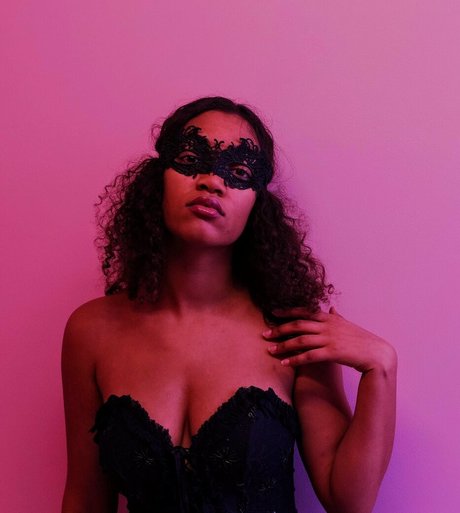 sincerelyamused model nudes images