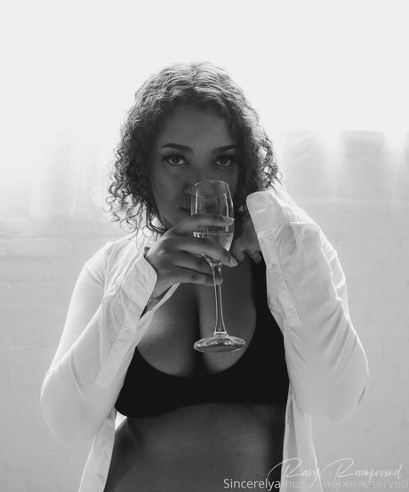 sincerelyamused model erotic photo