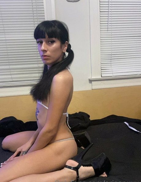 ariaaaxxx pornographic actress pic