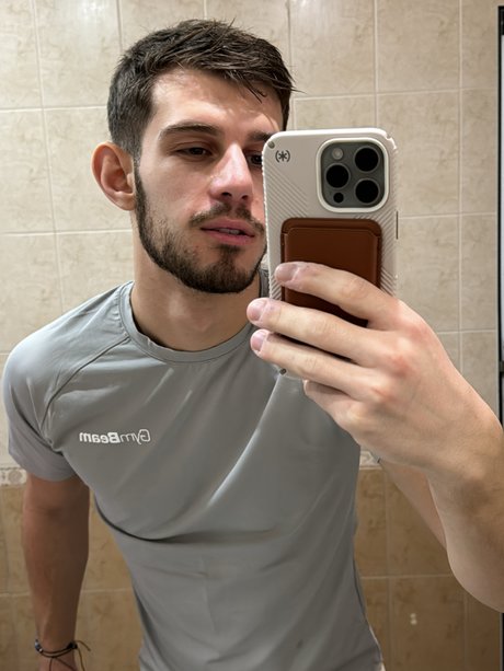 DaddyDragun star pornographic pics