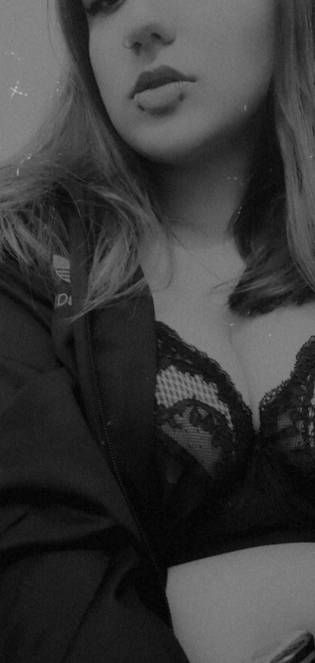 She Wolf model free archive