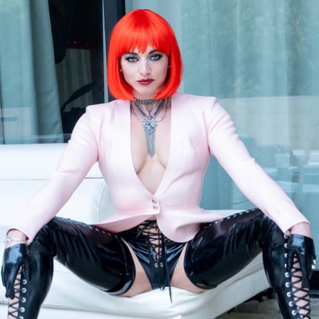 Temptress Pixie pornstar free photo