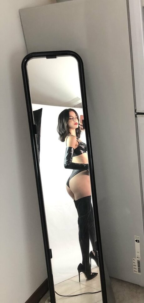 giulieeet hot model photos