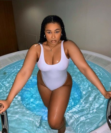 amielatisha xxx model pic