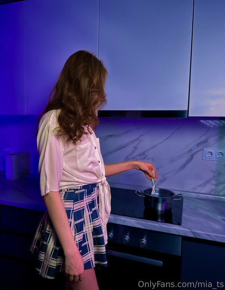 mia ts free pornstar photo