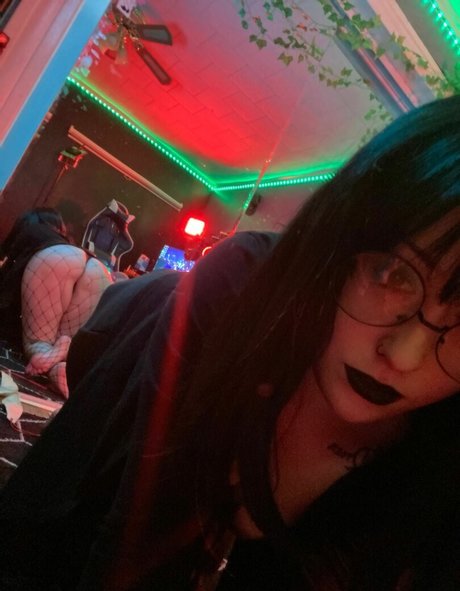 WhisperingPizza ASMR erotic star gallery