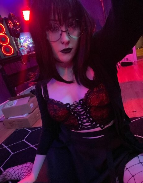 WhisperingPizza ASMR nude actress img