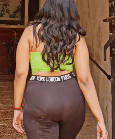 Radhika Maroo star hot photo