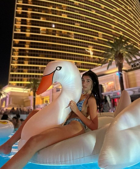 Aubry Babcock exclusive actress photo