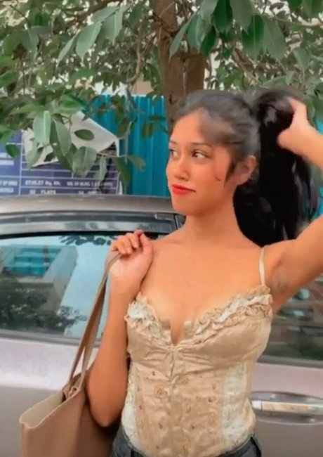 Vrushali Bathina sexy actress photo
