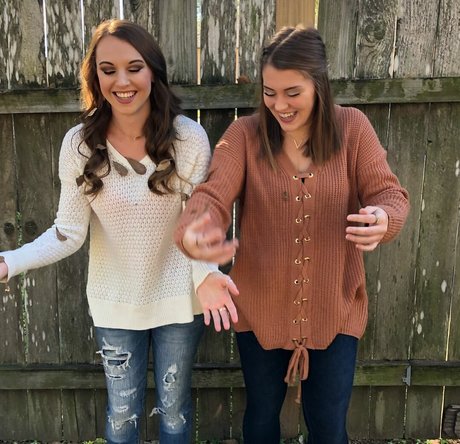 Emilee Atchley pretty actress pics