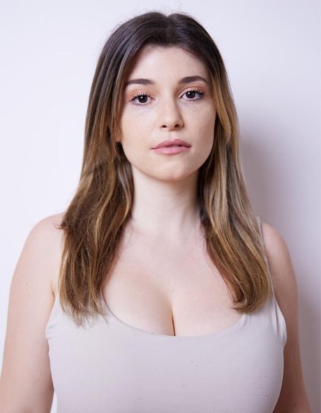 Carolina Neto pornographic model images