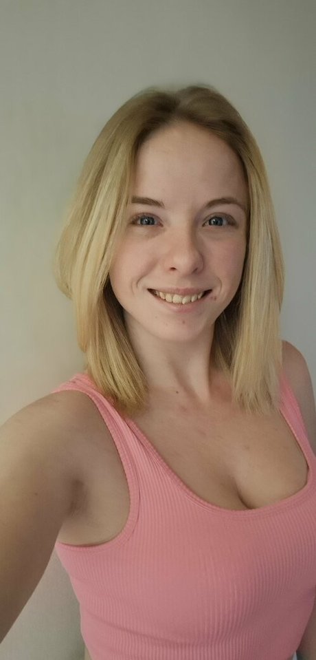 mia ganz privat adult model images