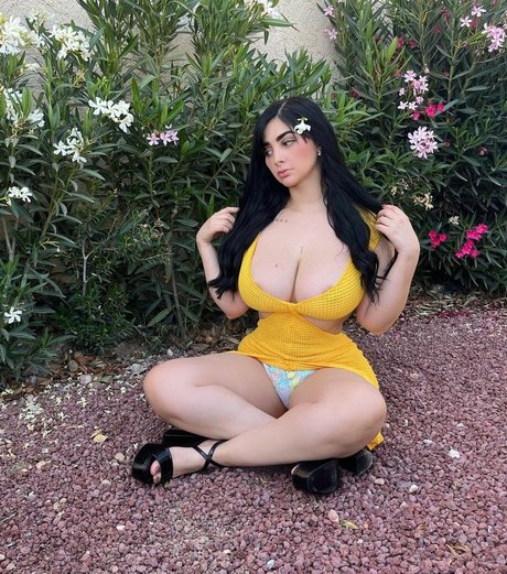 Vanessa Bazan star hot pictures