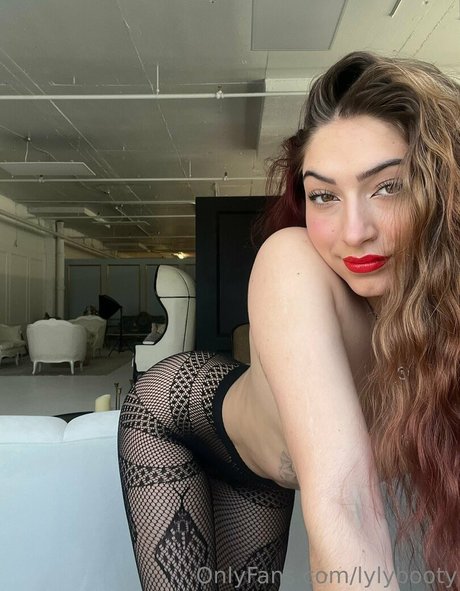 lylybooty model art picture