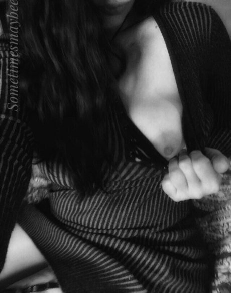 sometimesmaybee model free pic
