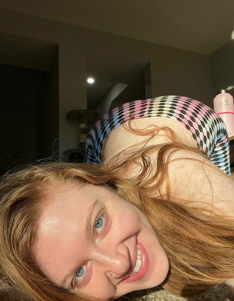 daphnedelrosefree erotic model gallery