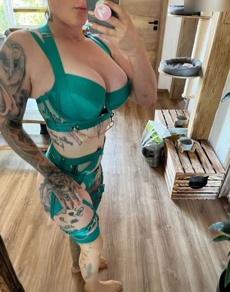 Little Princess Hedi star nudes image