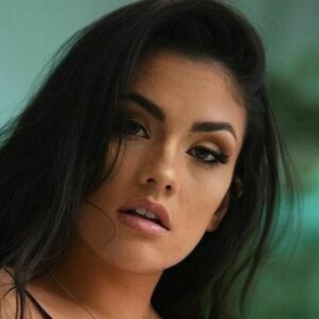 zoogirlq exclusive model images